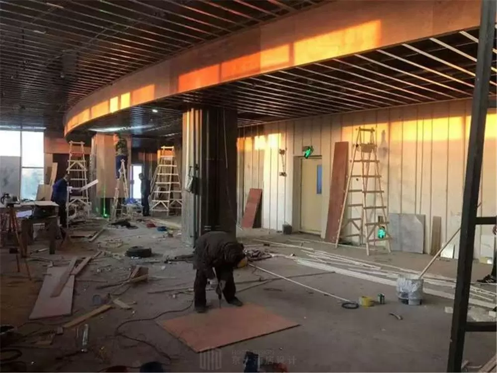 酒店装修施工现场图片